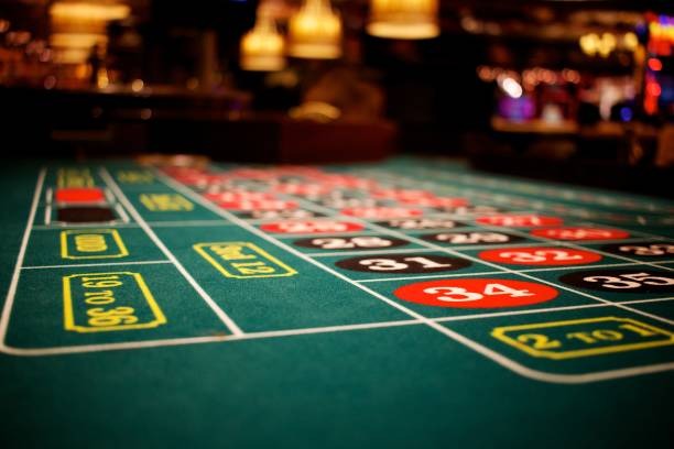 Lightning Dice live dealer studio at jayaslotapk showing three dice and betting interface